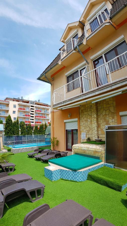 Napsugar Apartmanhaz Шиофок Экстерьер фото