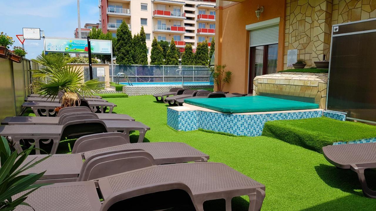 Napsugar Apartmanhaz Шиофок Экстерьер фото