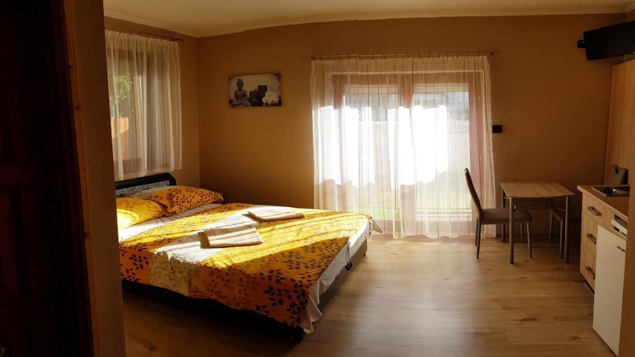 Napsugar Apartmanhaz Шиофок Экстерьер фото