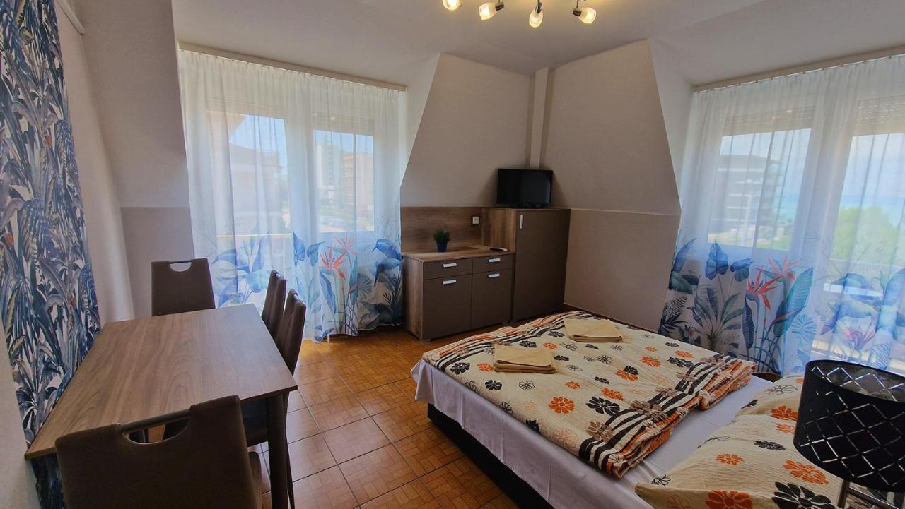 Napsugar Apartmanhaz Шиофок Экстерьер фото
