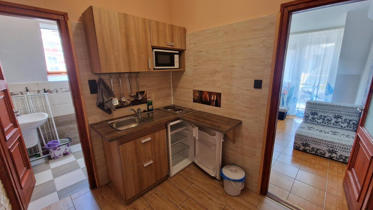 Napsugar Apartmanhaz Шиофок Экстерьер фото