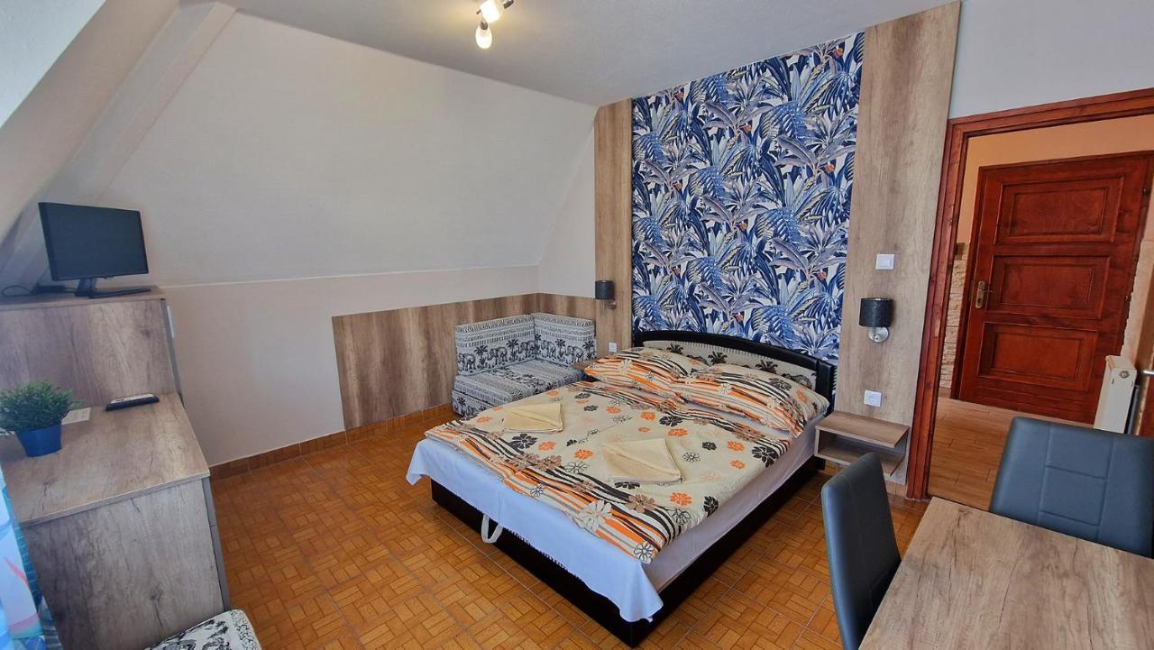 Napsugar Apartmanhaz Шиофок Экстерьер фото