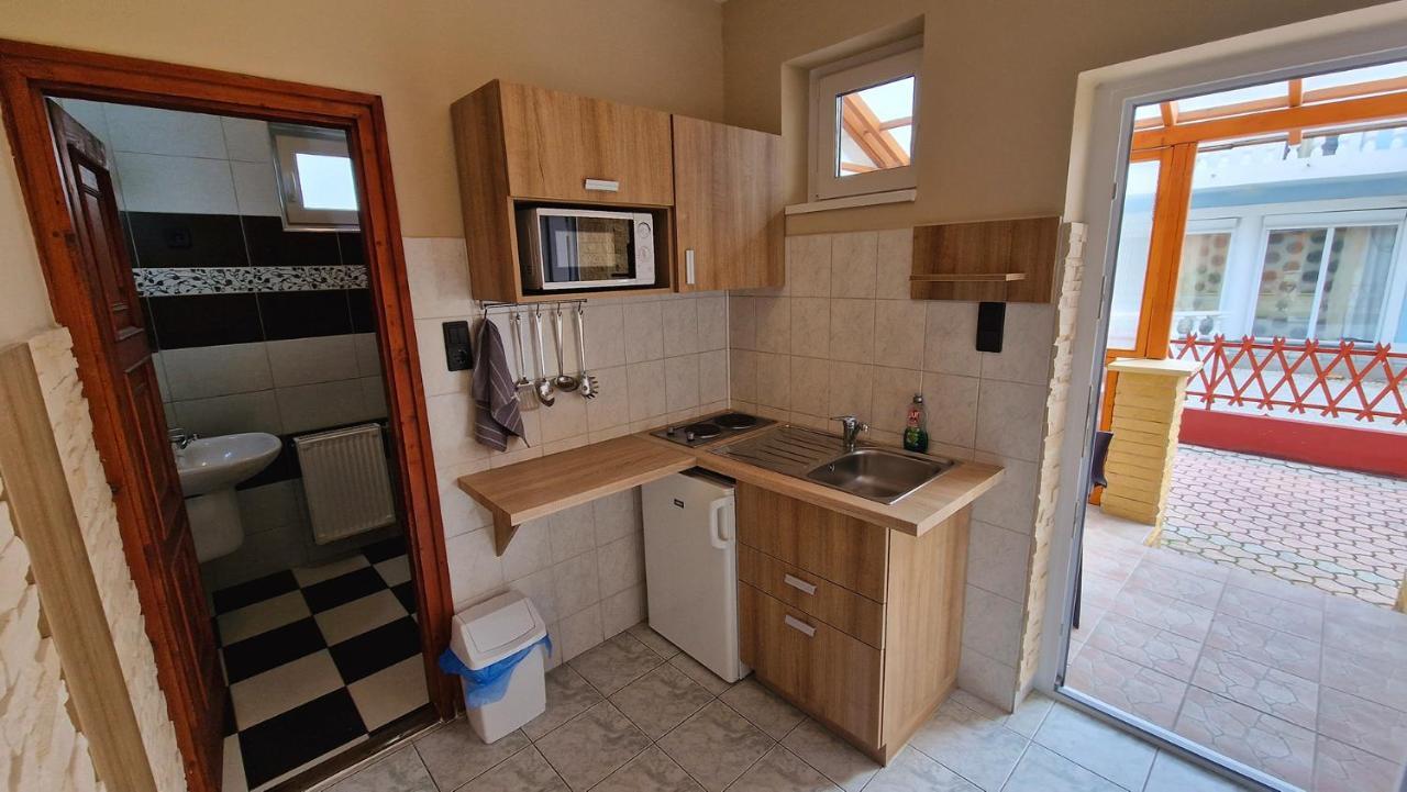 Napsugar Apartmanhaz Шиофок Экстерьер фото