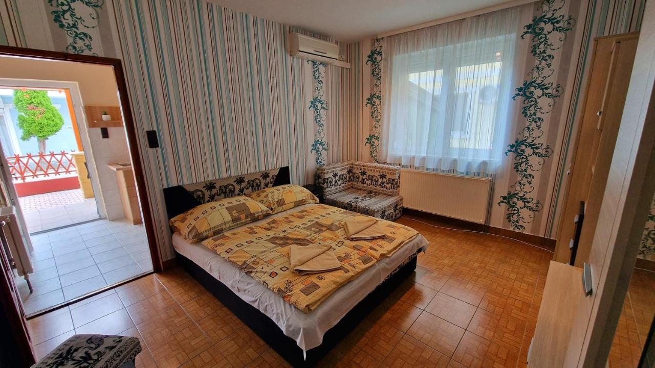 Napsugar Apartmanhaz Шиофок Экстерьер фото